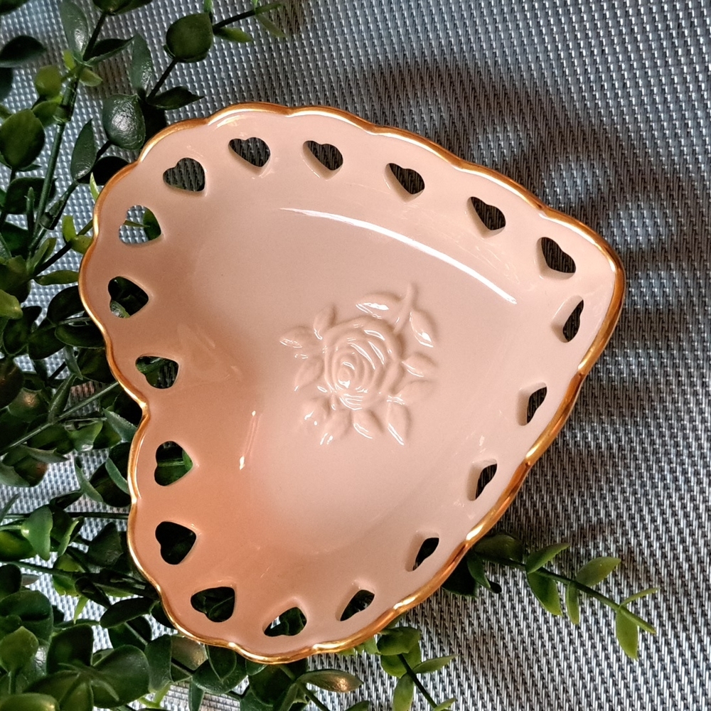 LENOX PIERCED ROSE HEART TRINKET DISH